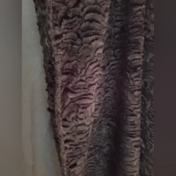 Cape - Picture 6 of 11